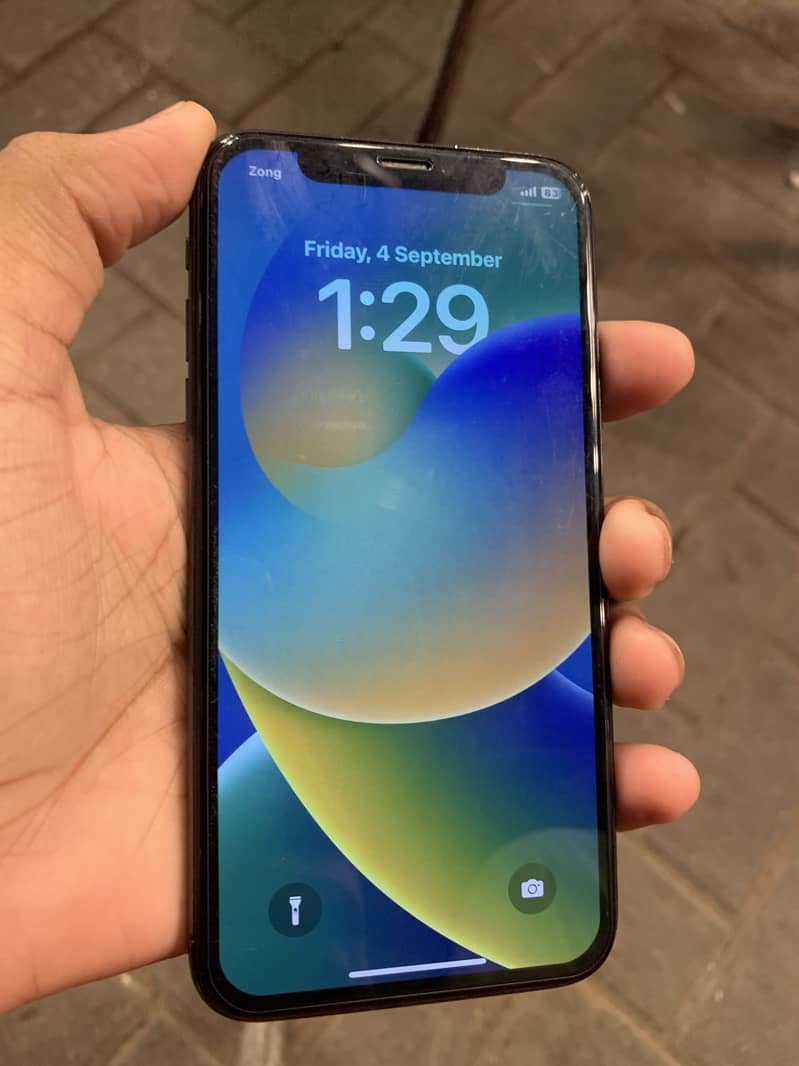 Apple iPhone X 3