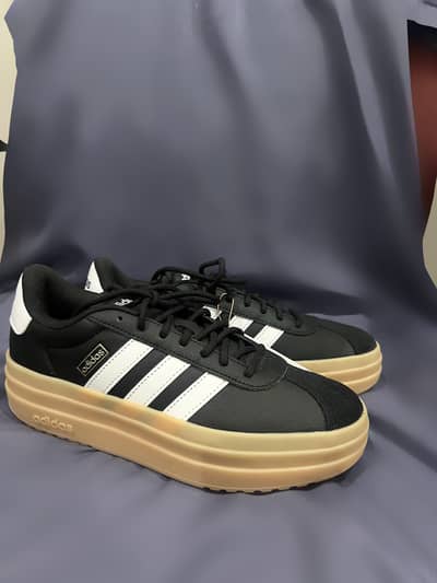 Original Adidas Sneakers – VL Court Bold – US 7 -Brand New