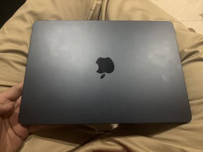 Macbook M2 Air 2001 8/256 with Box and Original Charger