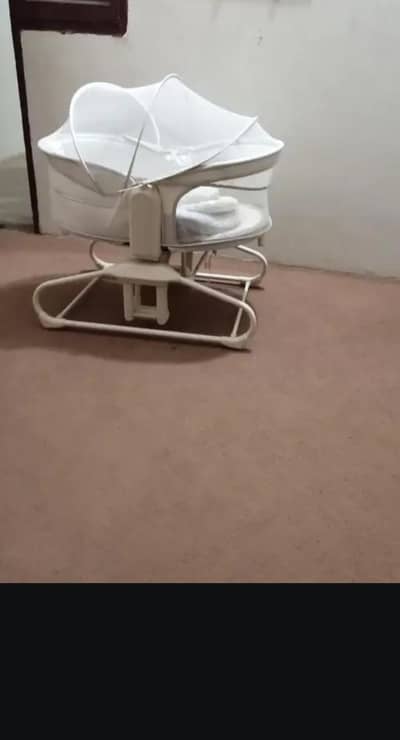 automatic swing cot