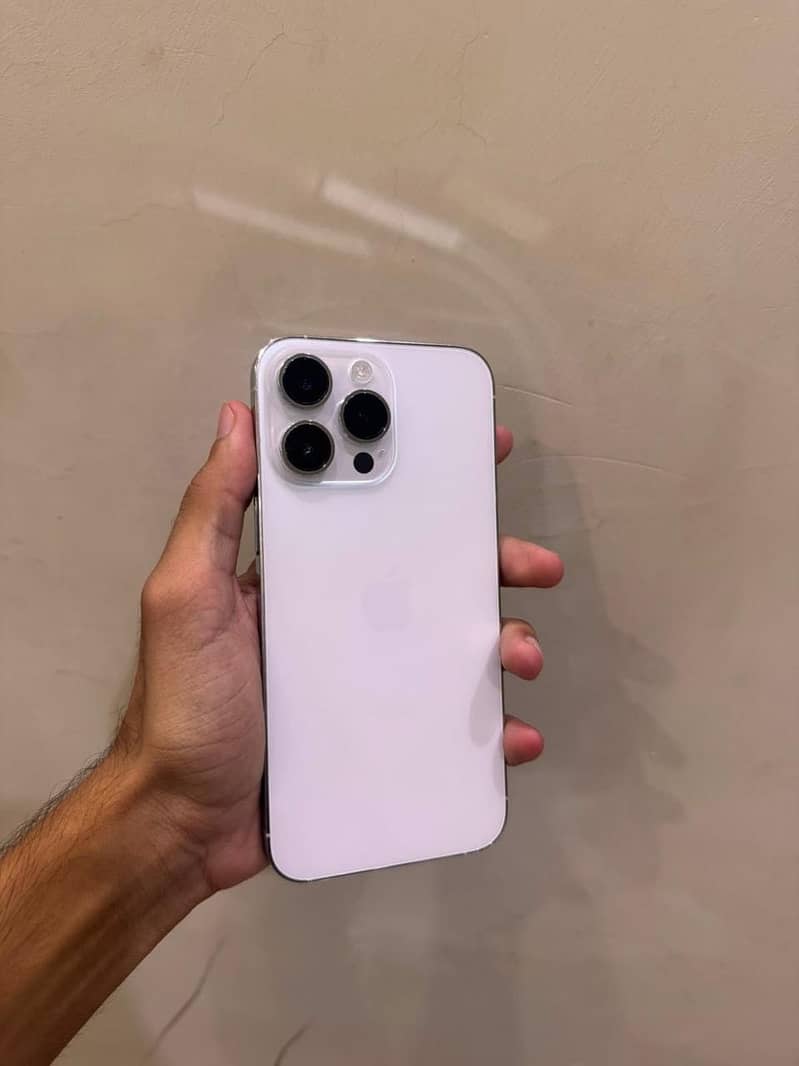 Apple iPhone 14 Pro Max 0