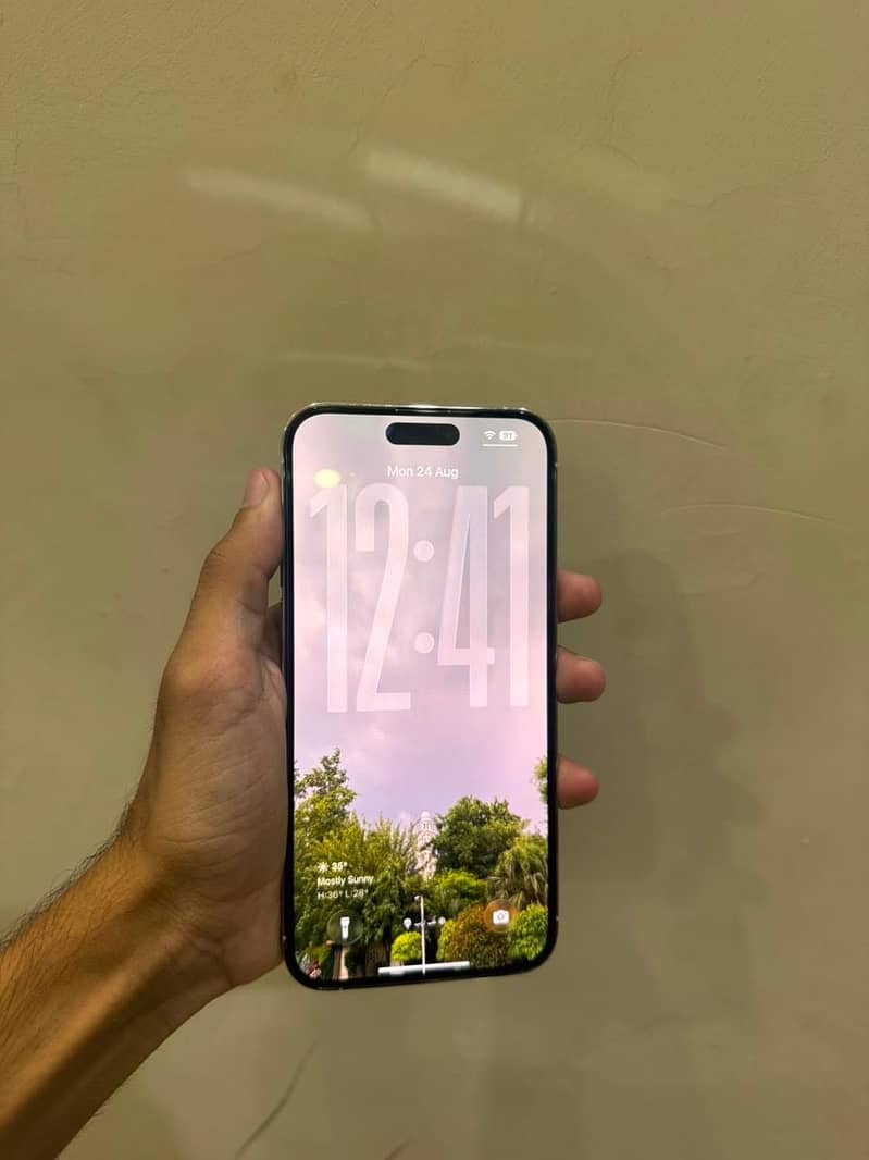 Apple iPhone 14 Pro Max 1