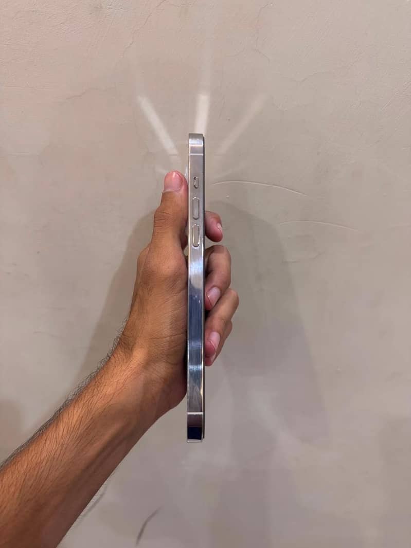 Apple iPhone 14 Pro Max 3