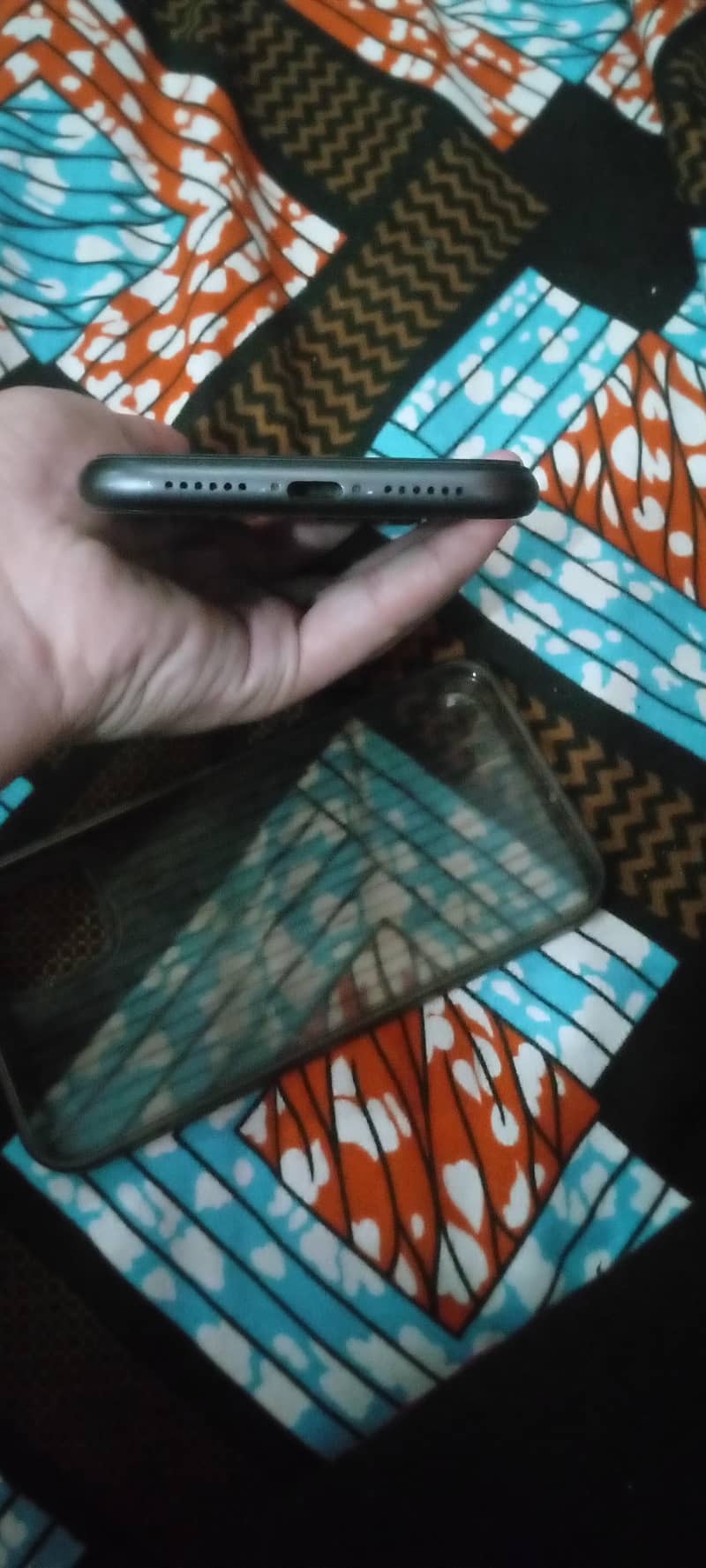 Apple iPhone 11 2