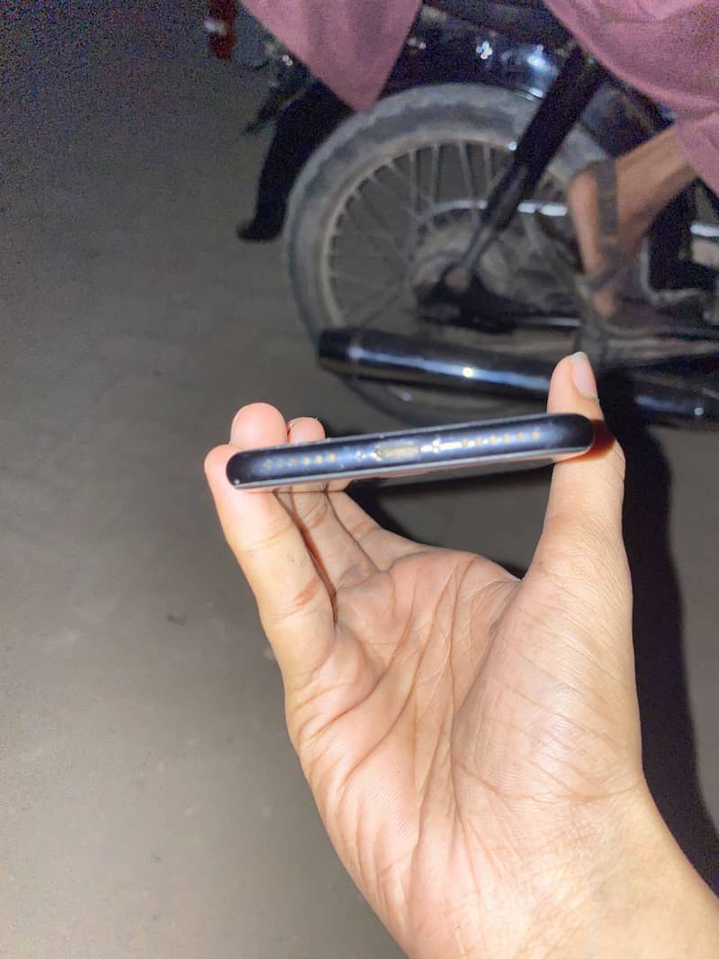 Apple iPhone SE 3