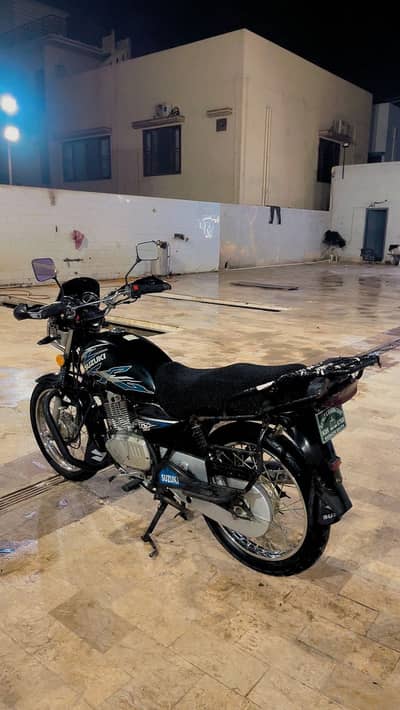 Suzuki gs 150 2015 black