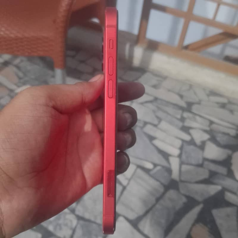 Apple iPhone 12 4