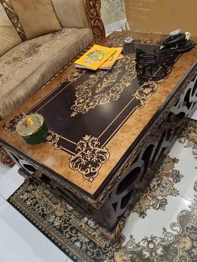 Crown Sofa set condition 9/10  3 month used