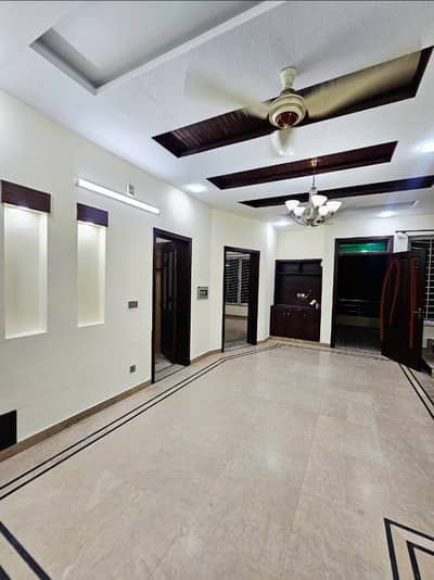 7 Marla Prime Location Upper Portion All Facilities Gas Electric Separate G-13/3