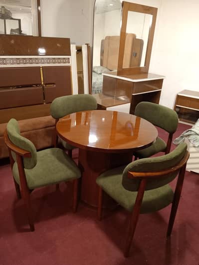 Dinning table with glass