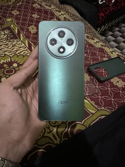 OPPO Reno12 F