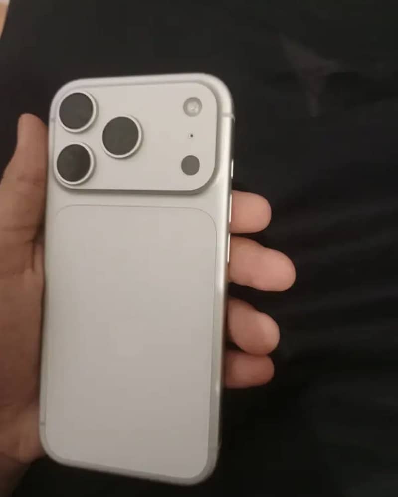 Apple iPhone 17 Pro 2