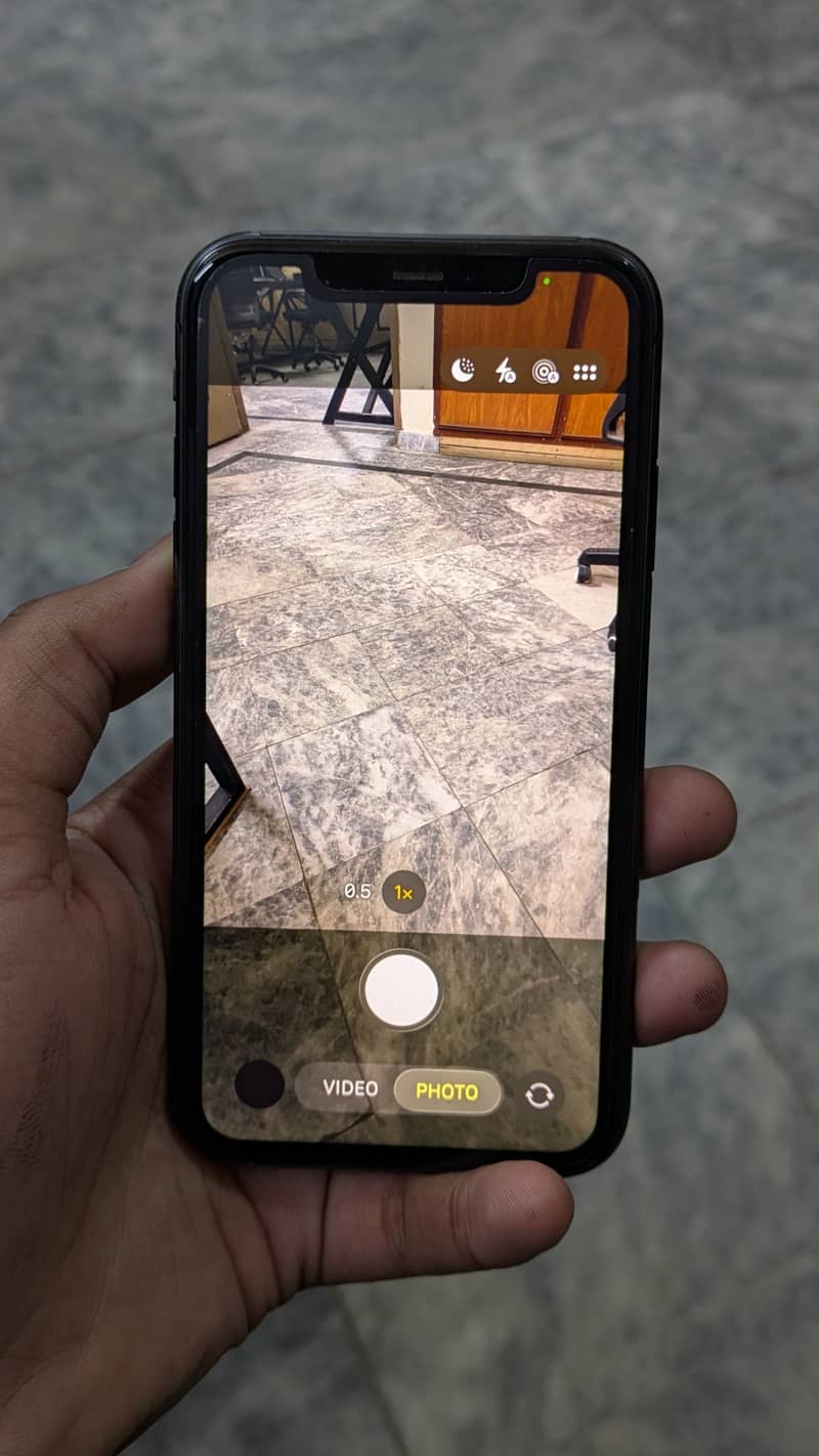 Apple iPhone 11 4