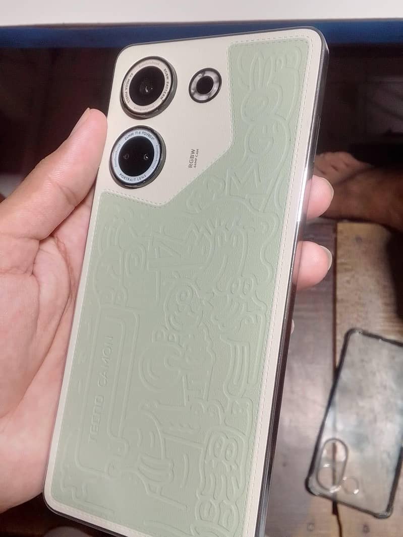 Tecno CAMON 20 2