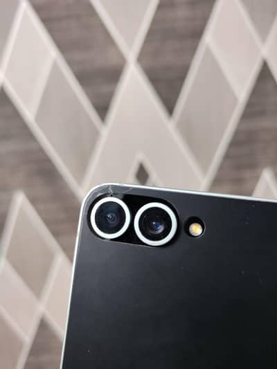 Samsung Mobile Z Flip 6 ( Approved )