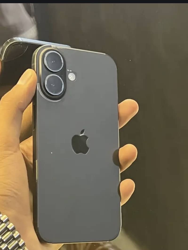 Apple iPhone 16 0