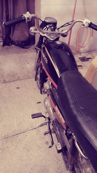 Japan Honda CD70 point 1984 collectors item. .