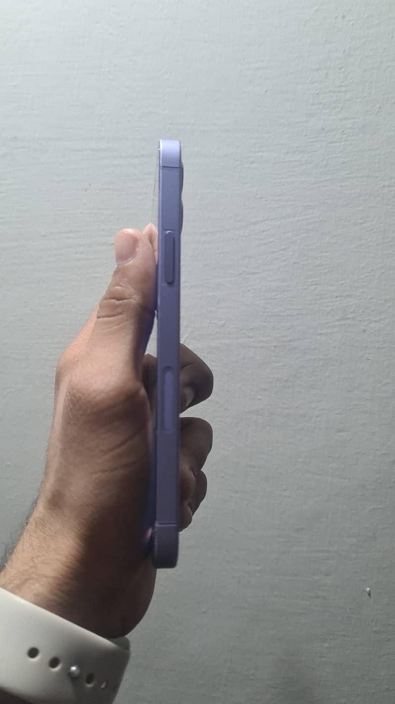 Apple iPhone 12 8