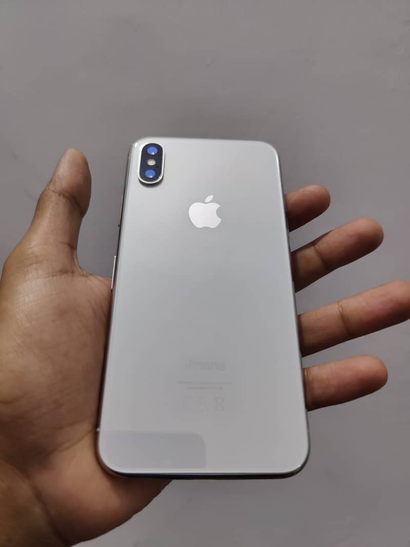 Apple iPhone X 4