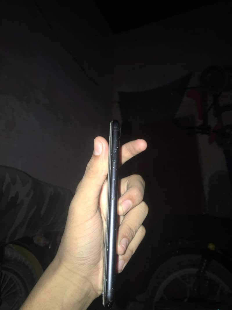 Apple iPhone 7 2