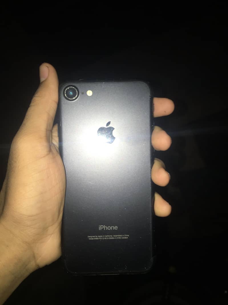 Apple iPhone 7 3