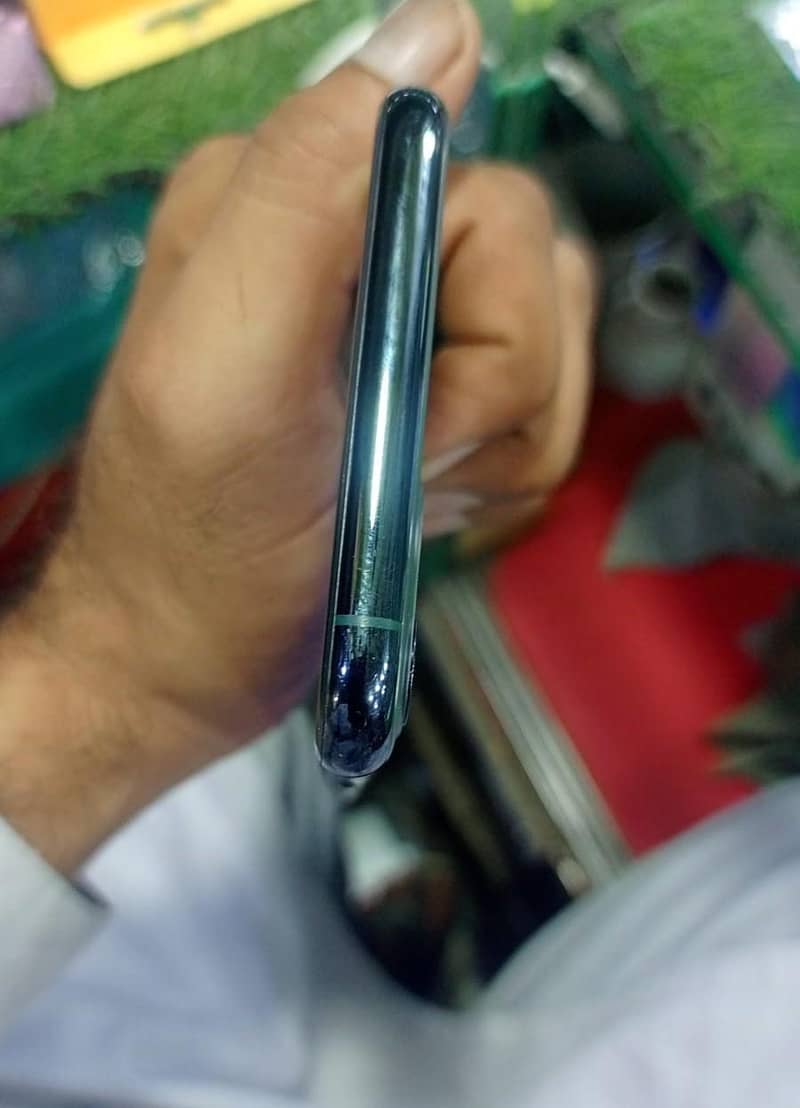 Apple iPhone 11 Pro Max 1