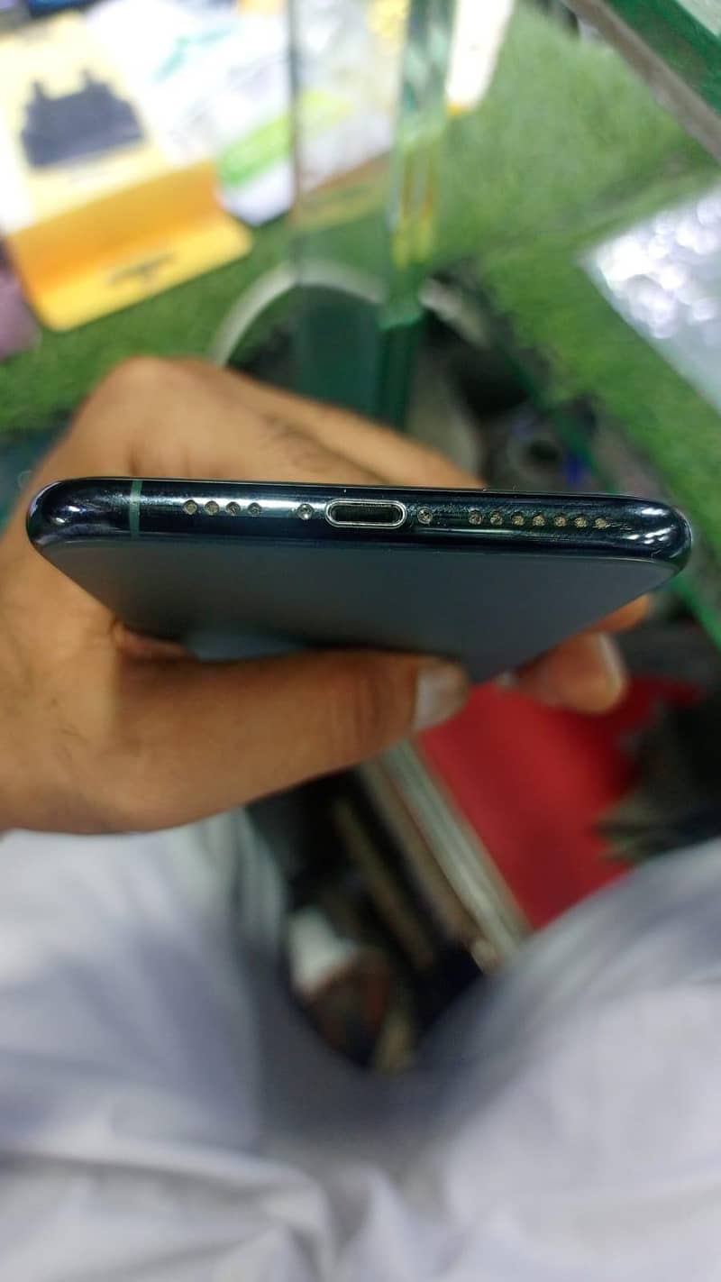 Apple iPhone 11 Pro Max 3