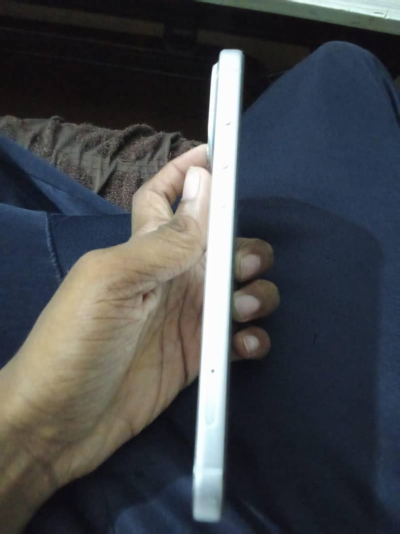 Apple iPhone 17 Pro Max 4