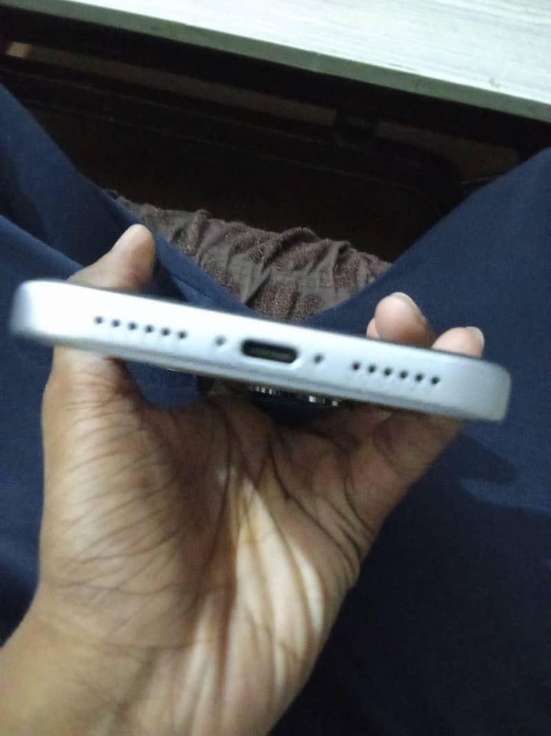 Apple iPhone 17 Pro Max 5