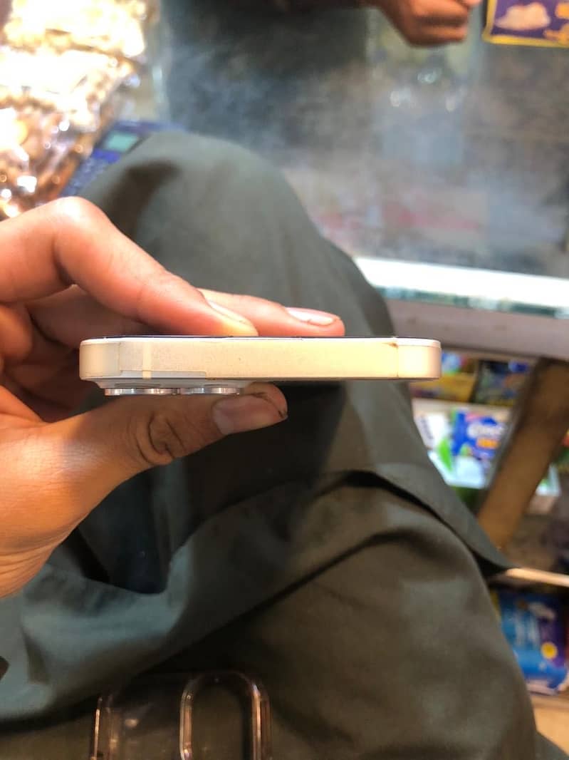 iPhone 13 1