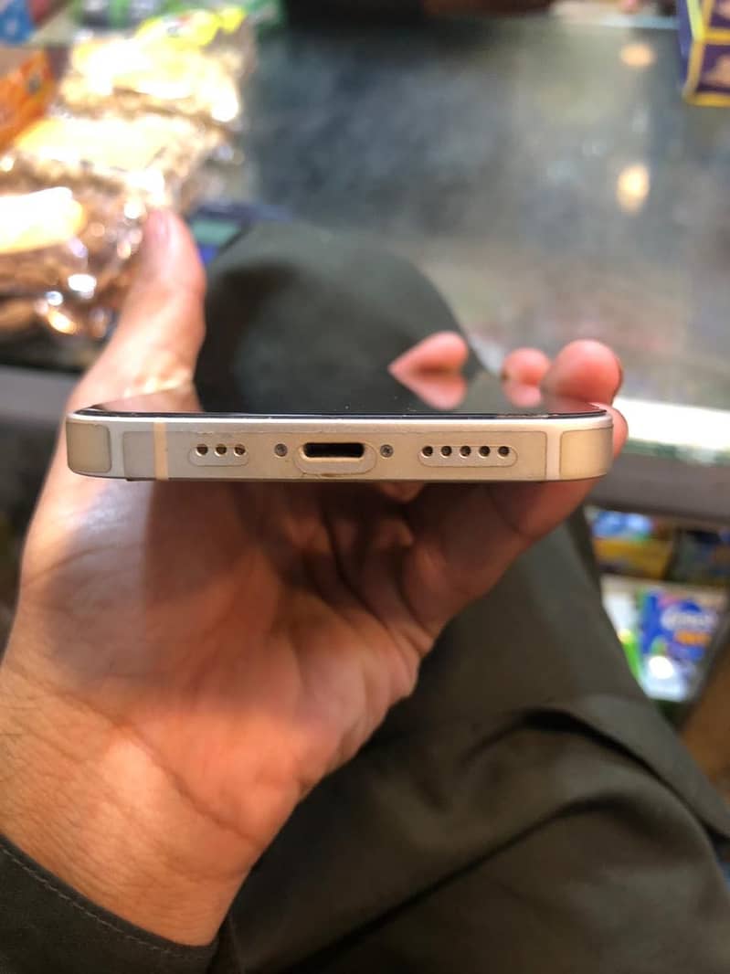 iPhone 13 2