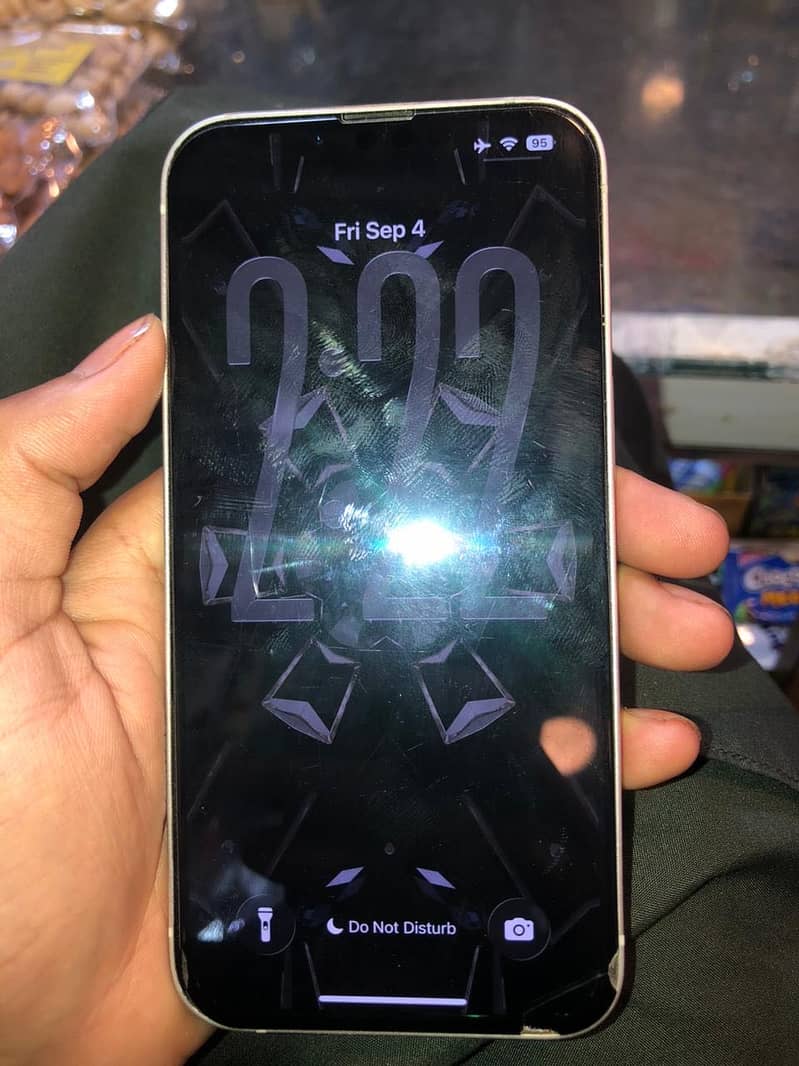 iPhone 13 3