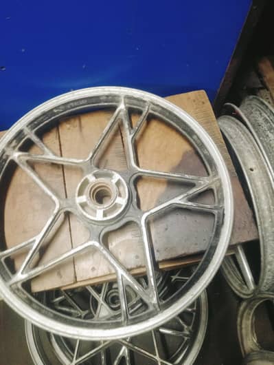 18 No Alloy rim zxmco ka genuine useable  condition 10/8