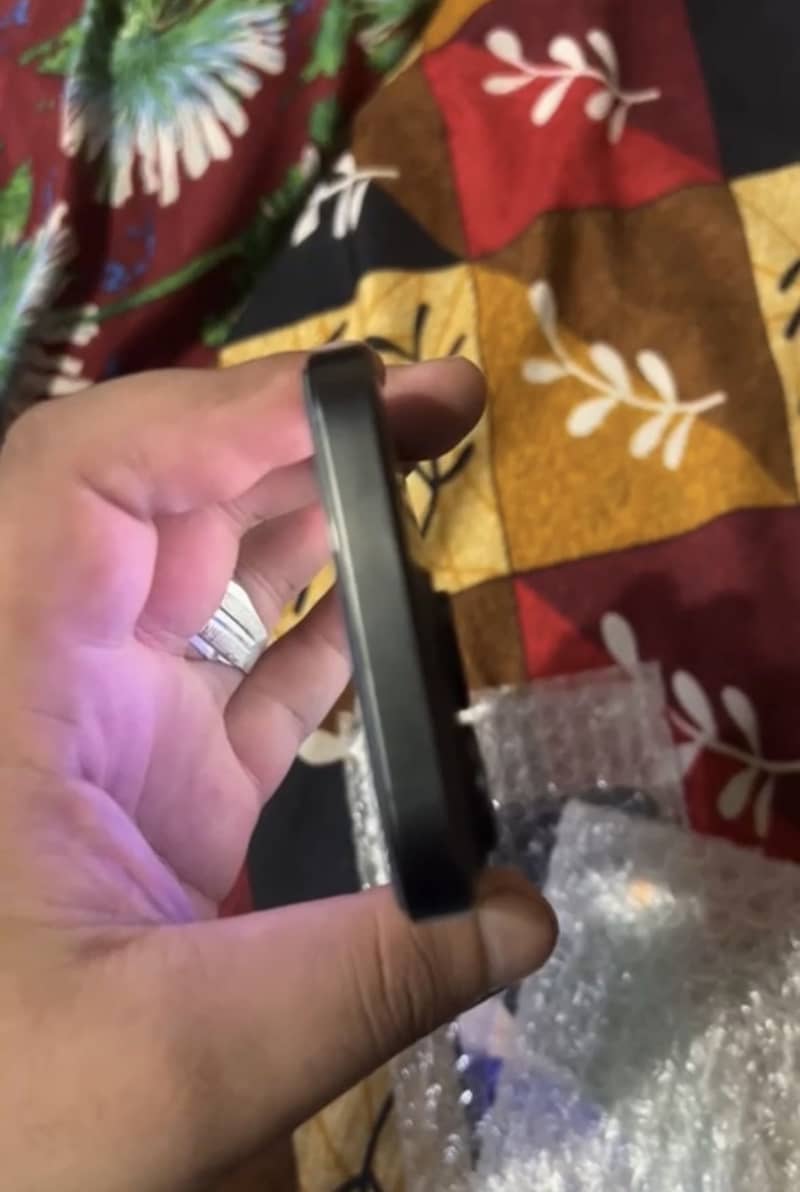 Apple iPhone 15 Pro 2