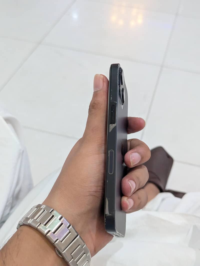 Apple iPhone 13 1