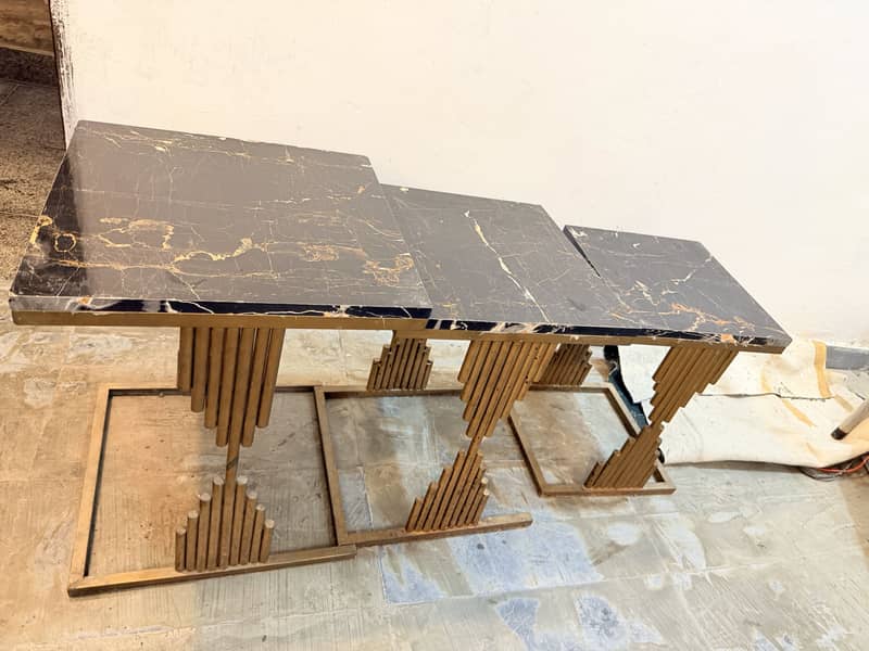 Coffee table 0