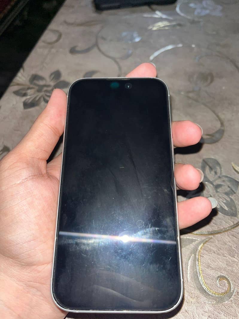 Apple iPhone 16 1
