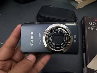 canon IXUS 210 camera Like new