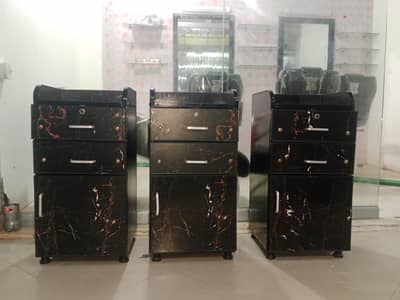 Cabinet For Saloon Products