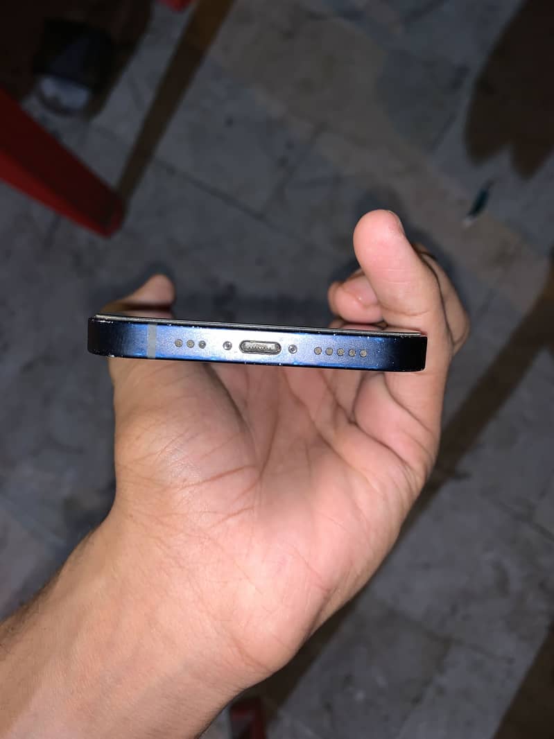 Apple iPhone 12 1