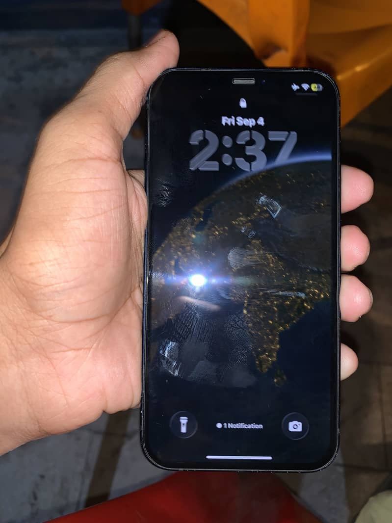 Apple iPhone 12 4