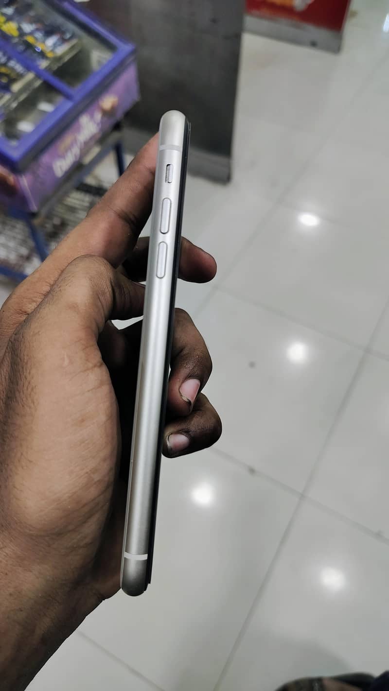 Apple iPhone 11 2