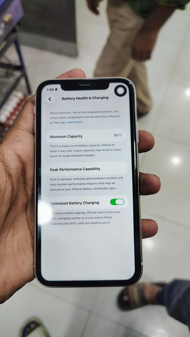 Apple iPhone 11 3