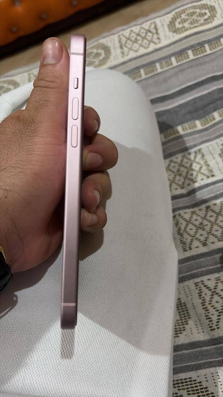 Apple iPhone 15 plus 2