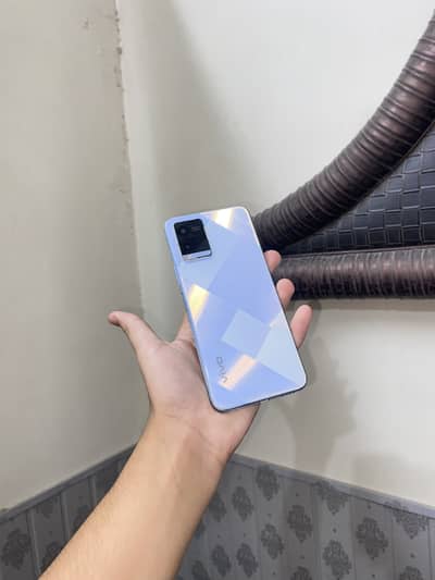 Vivo Y21 10/9 condition with box
