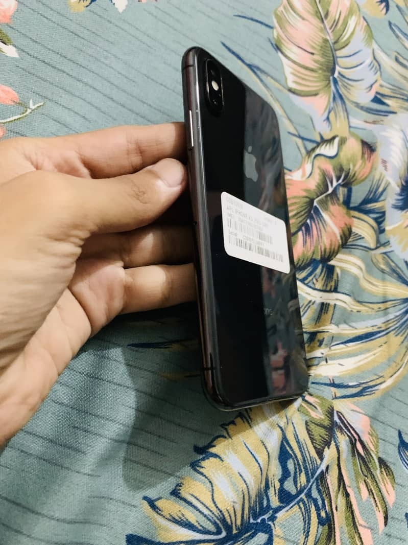 Apple iPhone XS 6