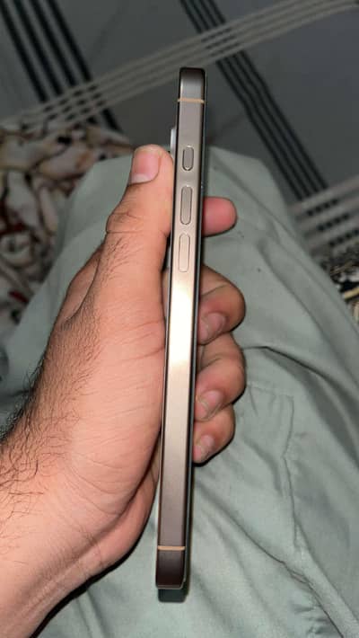 Apple iPhone 16 Pro Max
