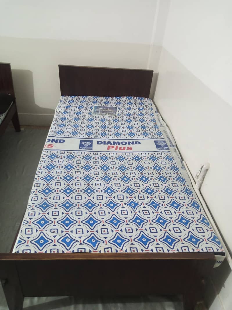 beds table and mirror 1