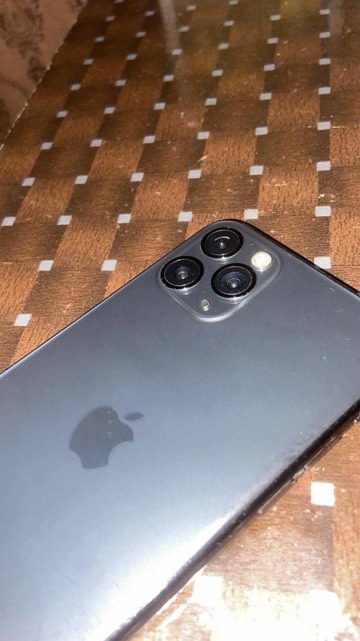 Apple iPhone 11 0