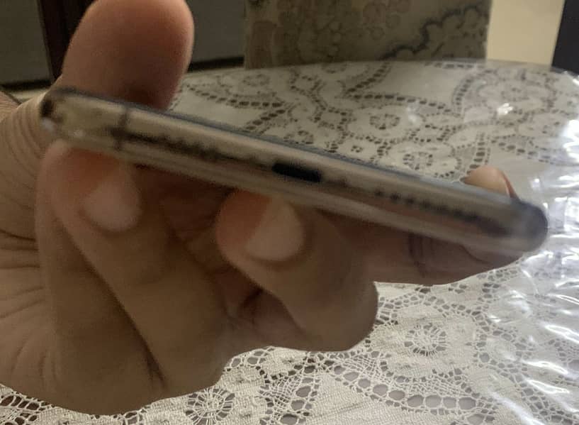 Apple iPhone XS Max 1